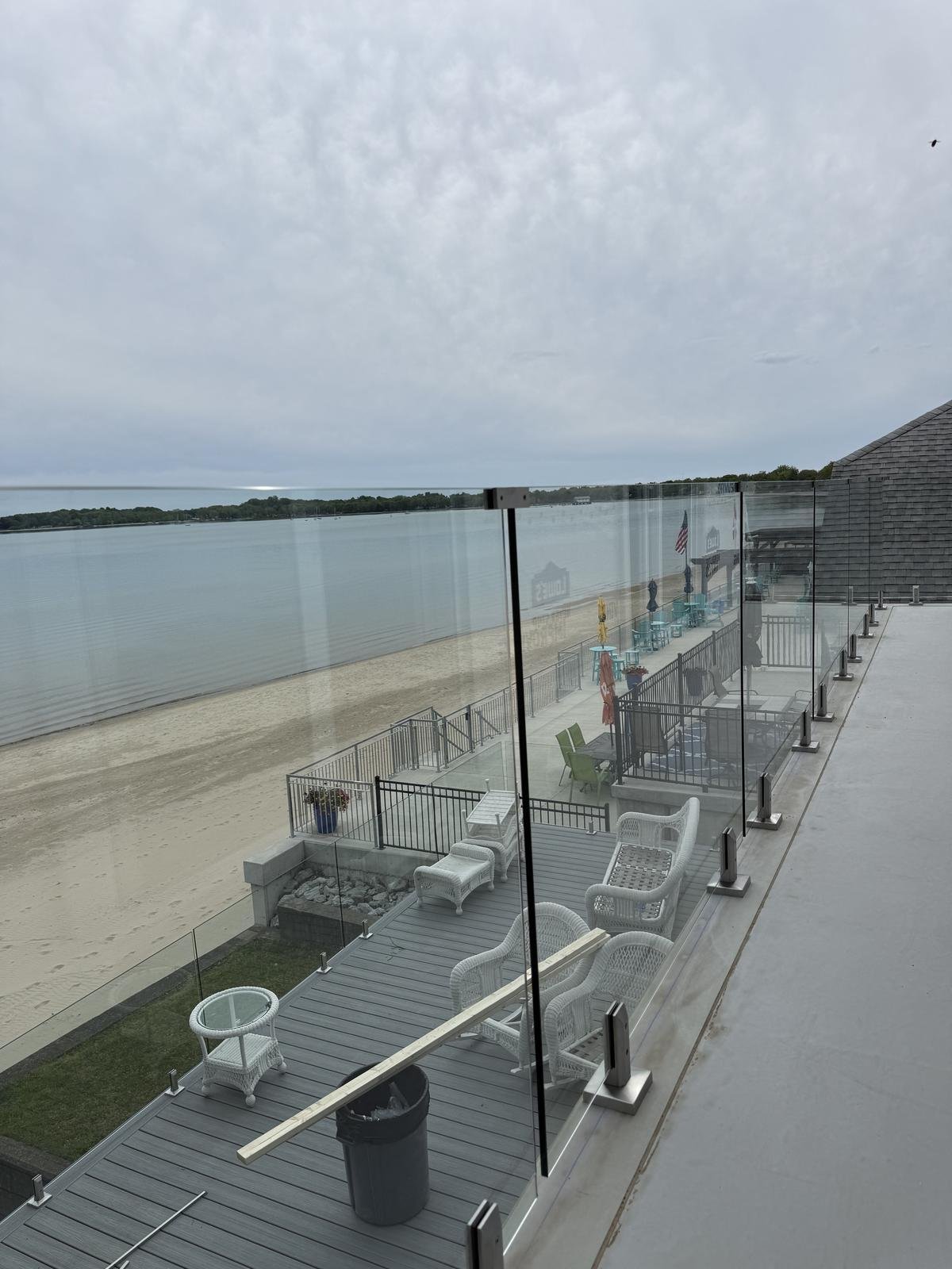 Glass railing